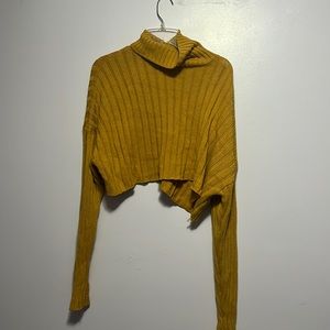 Loved this crop top mustard sweatshirt!
